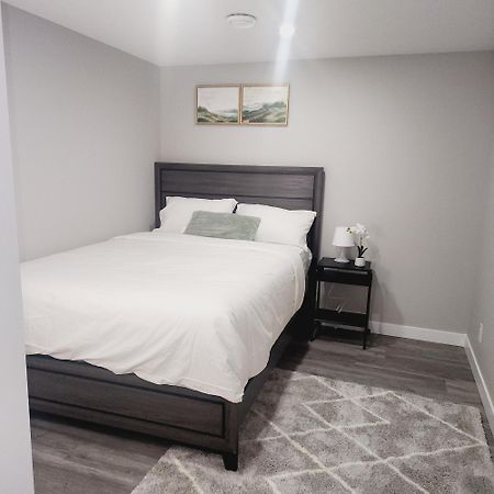 Fabulous And Cozy Guest Suite YYC Exterior photo